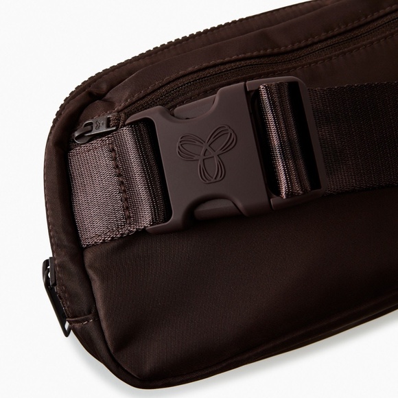 Aritzia TnAction Rich Mocha Brown On-the-way Exposed Bag - Picture 5 of 8